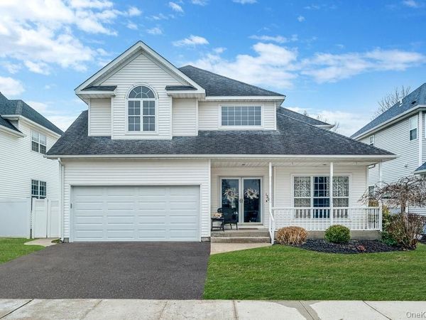 120 Cranberry Court, Melville, NY 11747