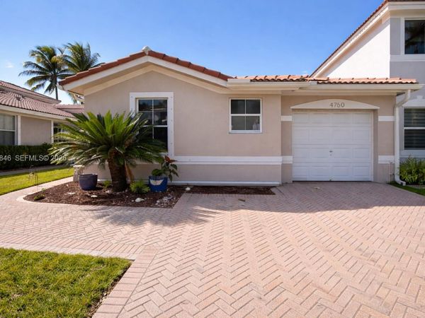 4760 SW 163rd Pl , Miami, FL 33185