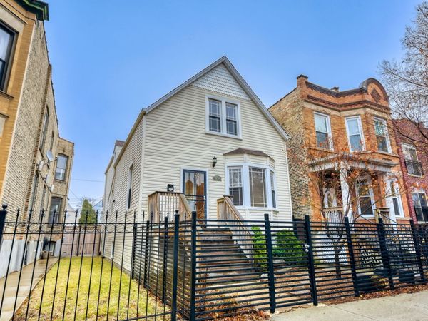 2737 N Central Park Avenue , Chicago, IL 60647