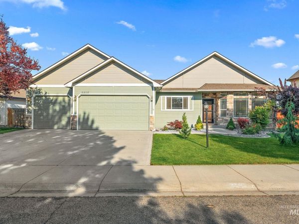 2205 N Aronmink Way, Meridian, ID 83646