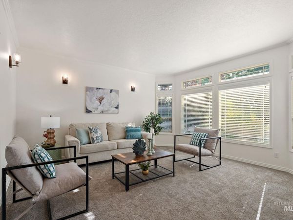 2205 N Aronmink Way, Meridian, ID 83646