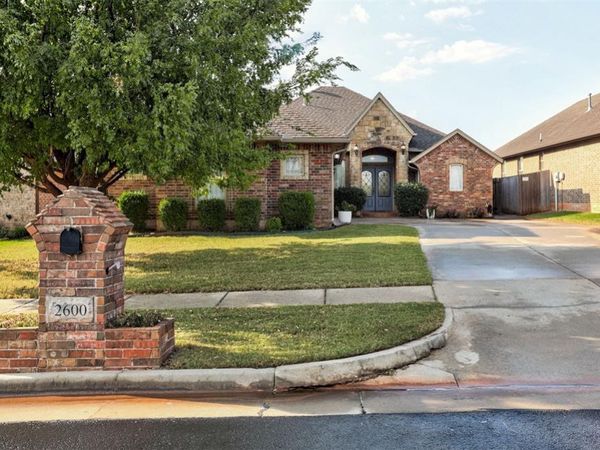 2600 SE 39th Street, Moore, OK 73160