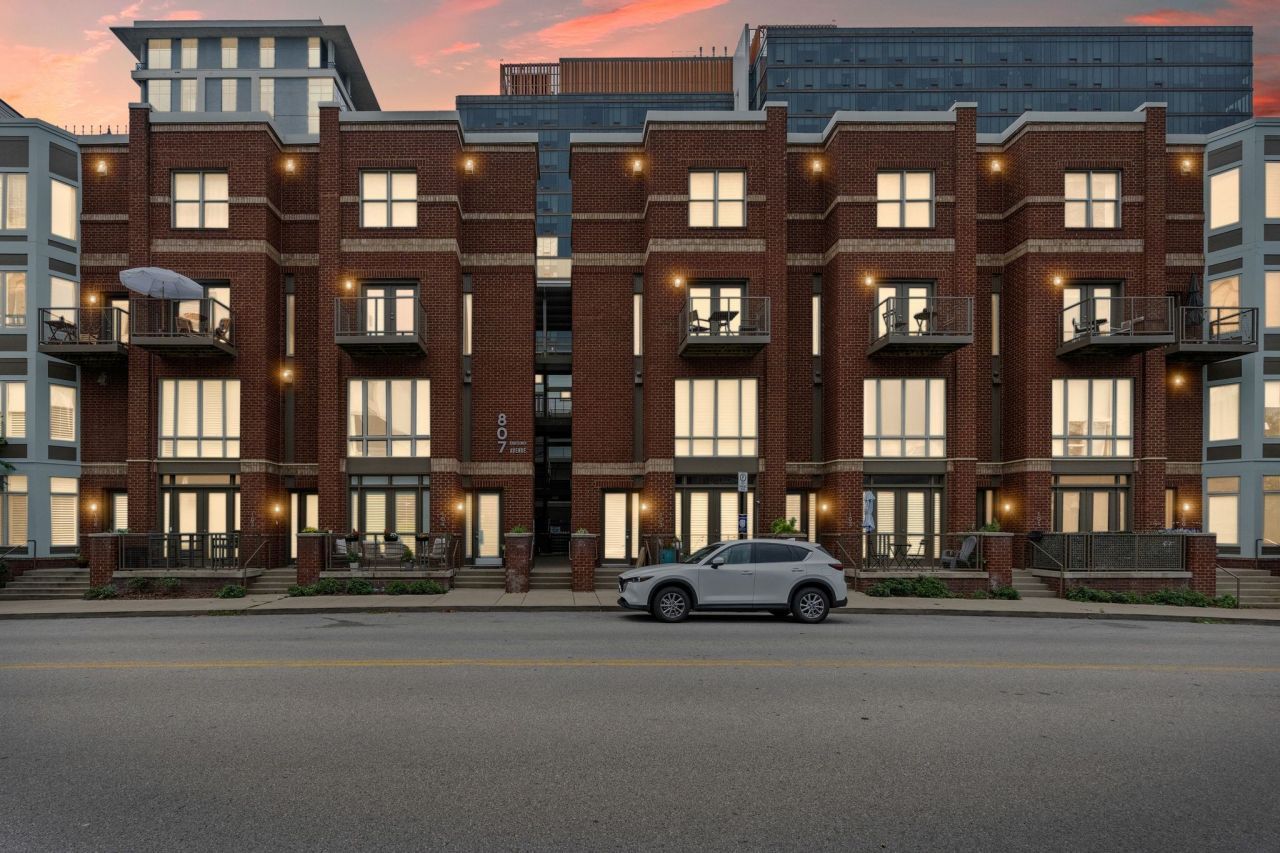 807 18th Ave S, Unit 414, Nashville, TN 37203 Main Photo