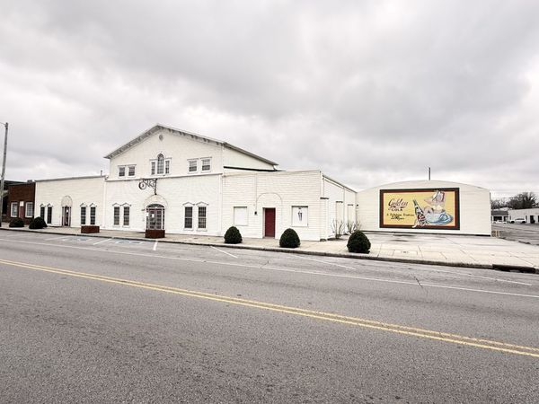 225 NW Atlantic St, Tullahoma, TN 37388