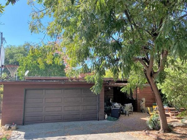 7927 Paso Robles Avenue, Lake Balboa, CA 91406