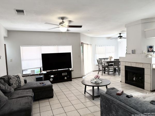 5922 Larkmeadow, San Antonio, TX 78233