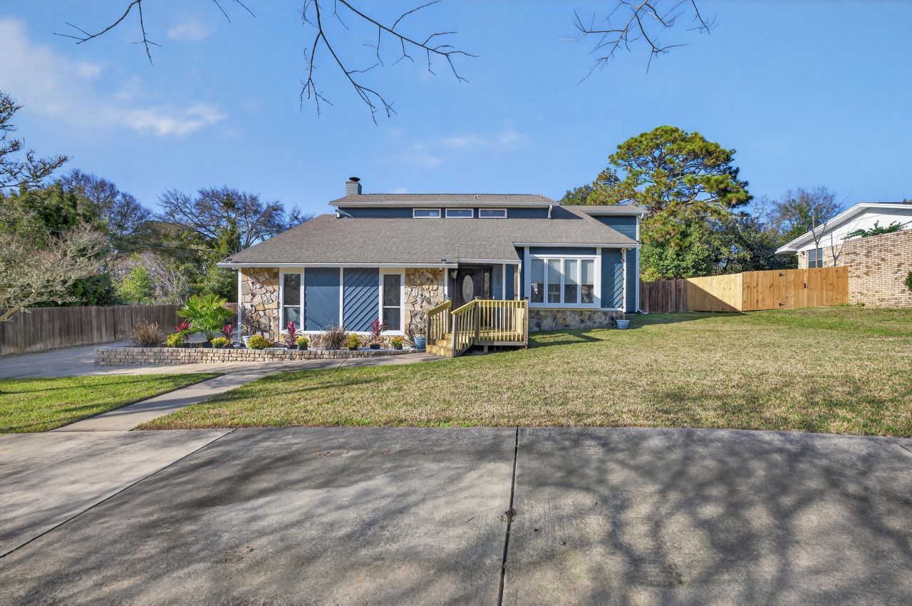 33 Birch Avenue, Shalimar, FL 32579 Main Photo