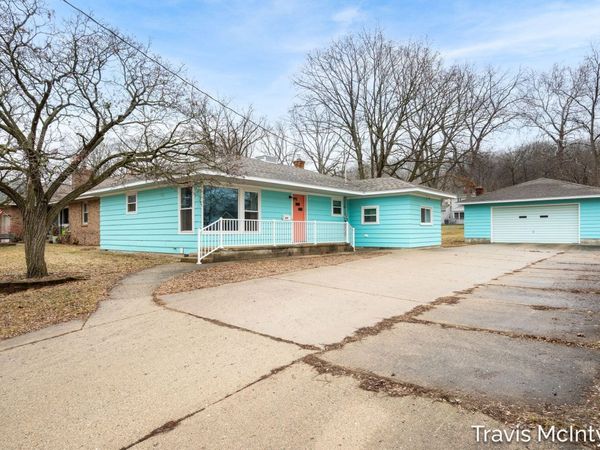 607 N Washington Street SE, Lowell, MI 49331