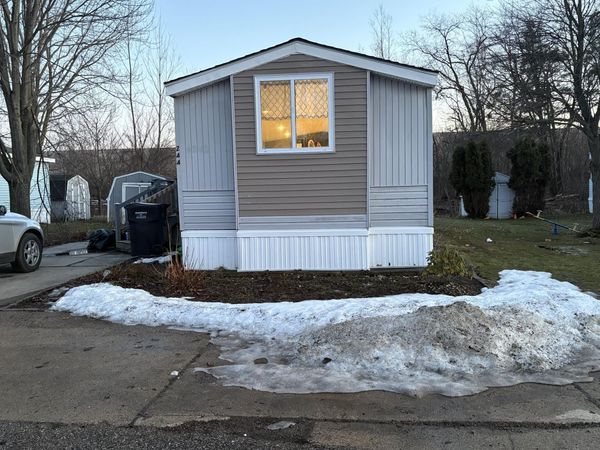 244 Piedmont Drive SE, Grand Rapids, MI 49548