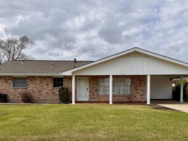 1025 Hickory St, Morgan City, LA 70380