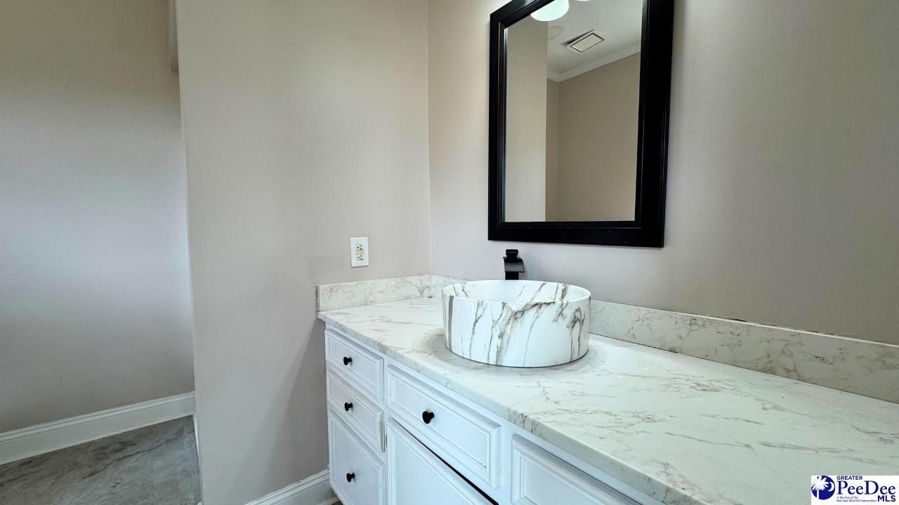 964 Celtic Ln. Photo 8