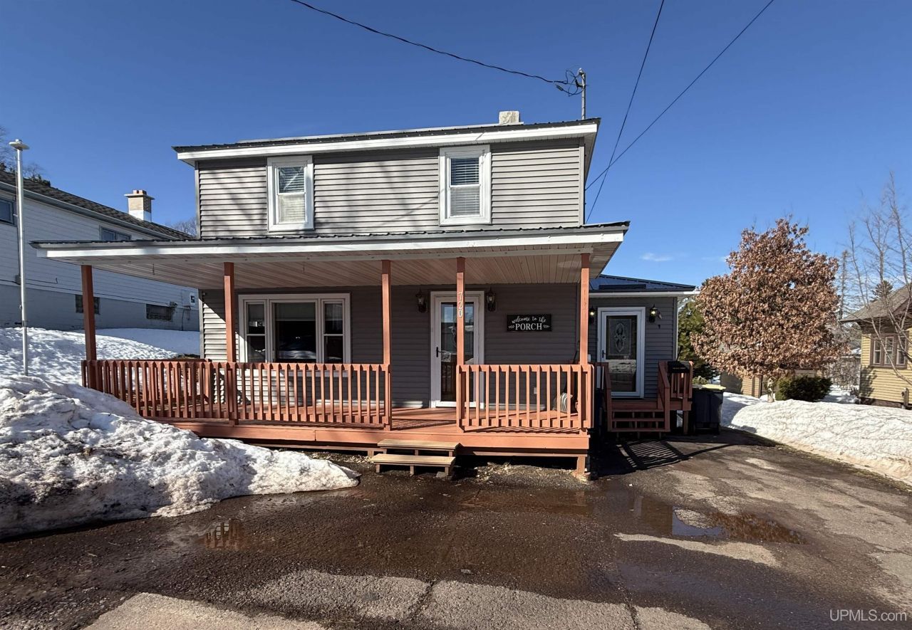 720 Hill Street, Ironwood, MI 49938 Main Photo