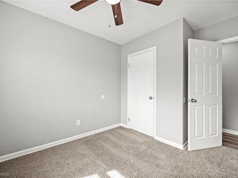 975 N Ridge Road E, Lorain, OH 44055 Photo 12