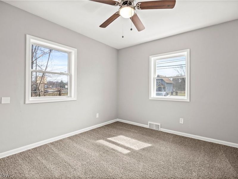 975 N Ridge Road E, Lorain, OH 44055 Photo 14