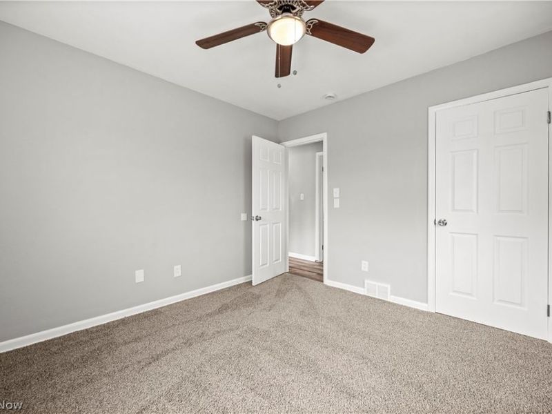 975 N Ridge Road E, Lorain, OH 44055 Photo 16