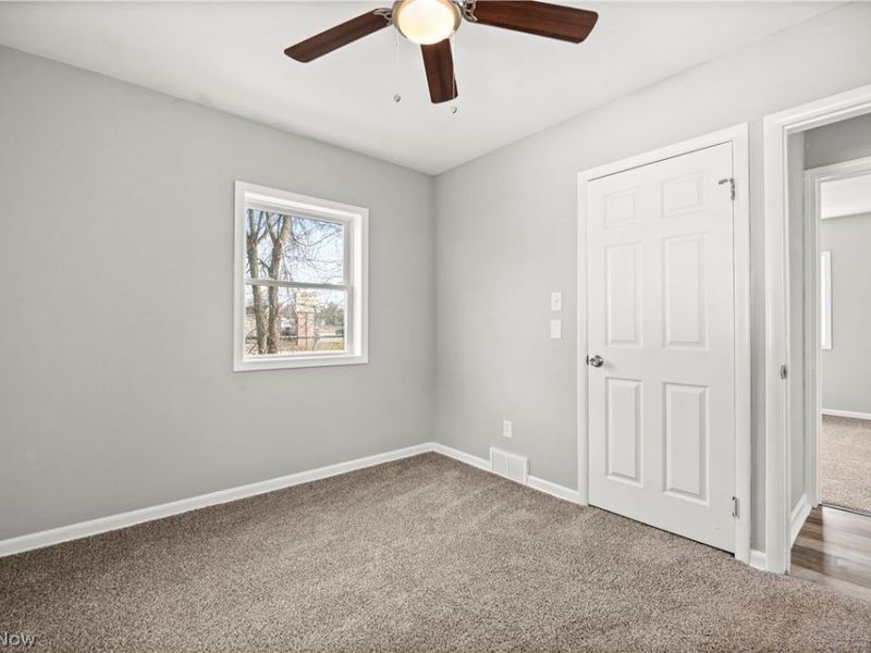 975 N Ridge Road E, Lorain, OH 44055 Photo 19