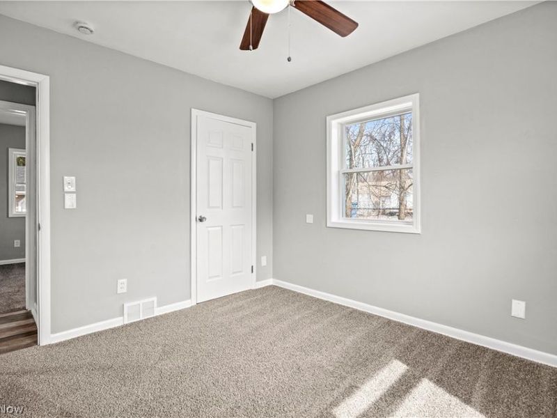 975 N Ridge Road E, Lorain, OH 44055 Photo 20