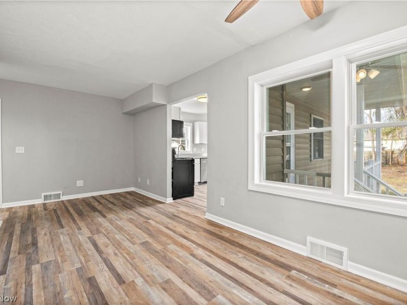 975 N Ridge Road E, Lorain, OH 44055 Photo 21