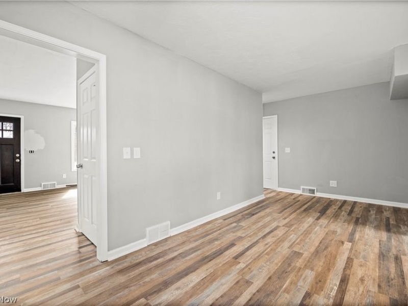 975 N Ridge Road E, Lorain, OH 44055 Photo 22