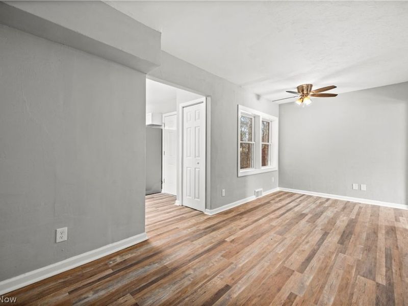 975 N Ridge Road E, Lorain, OH 44055 Photo 24