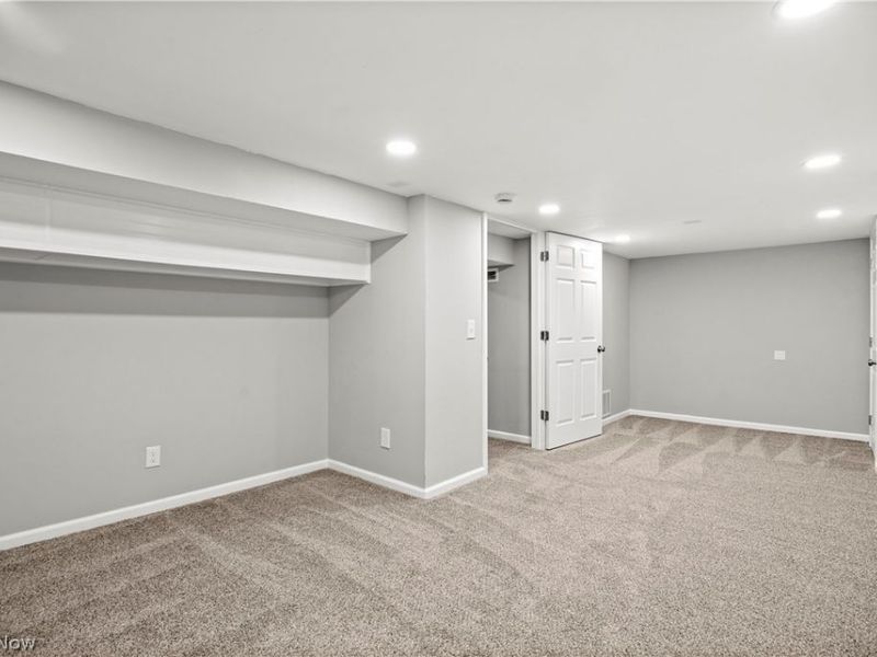 975 N Ridge Road E, Lorain, OH 44055 Photo 26