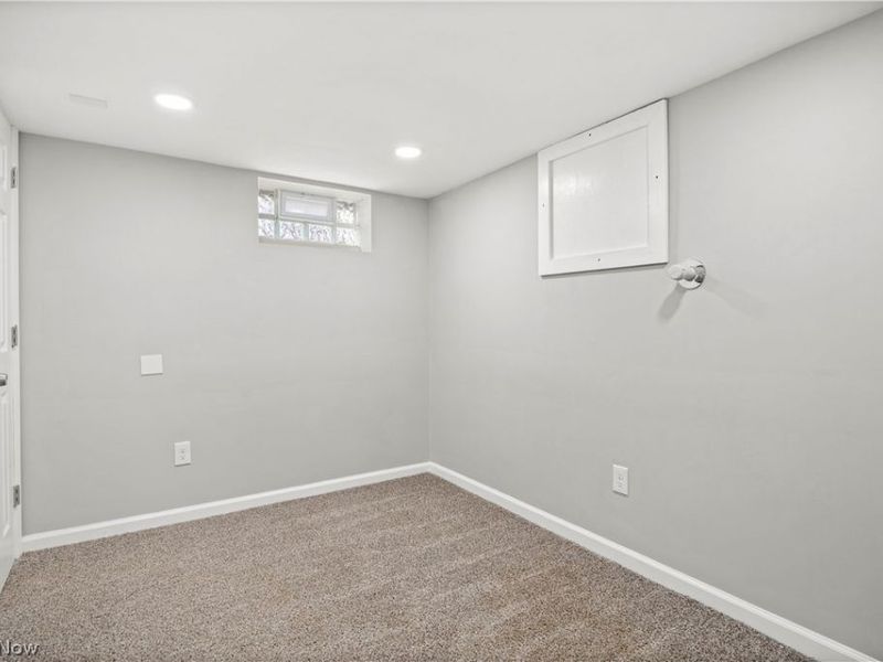 975 N Ridge Road E, Lorain, OH 44055 Photo 28