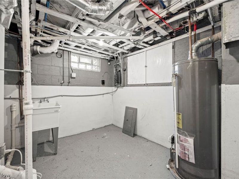 975 N Ridge Road E, Lorain, OH 44055 Photo 30