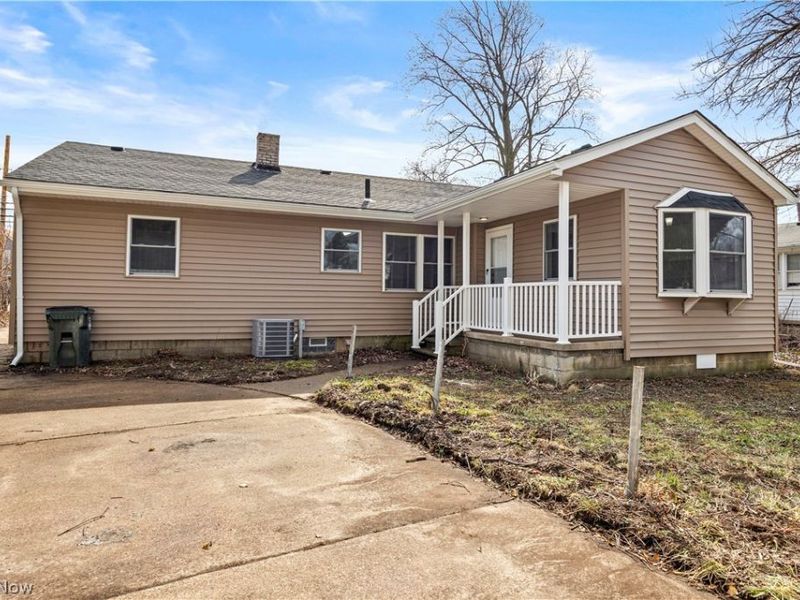 975 N Ridge Road E, Lorain, OH 44055 Photo 32