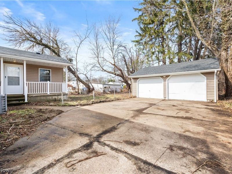 975 N Ridge Road E, Lorain, OH 44055 Photo 35