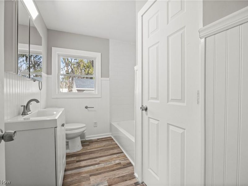 975 N Ridge Road E, Lorain, OH 44055 Photo 6