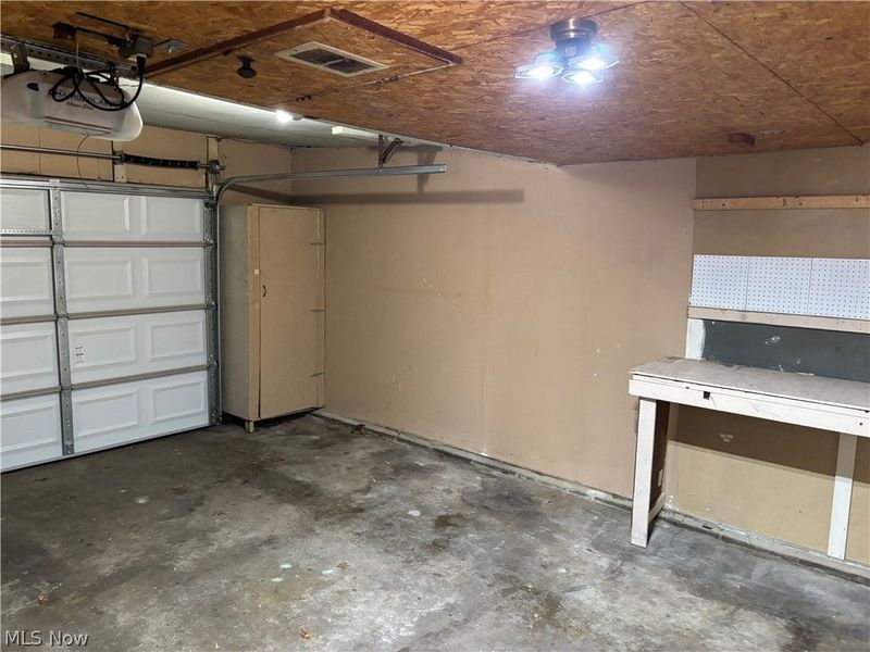 2407 Nesmith Lake Boulevard , Akron, OH 44314 Photo 9