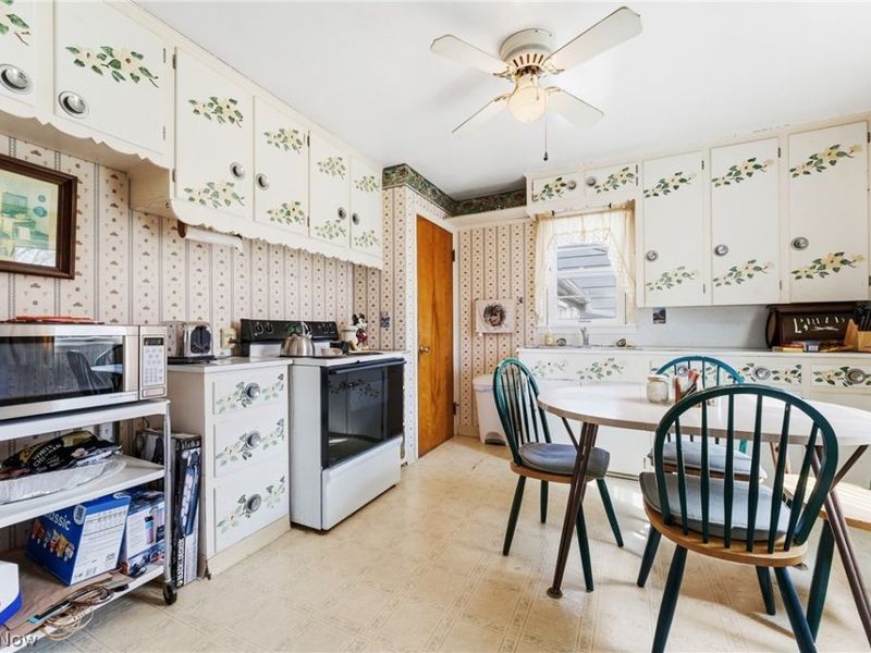 3411 Sweitzer Street NW, Uniontown, OH 44685 Photo 10