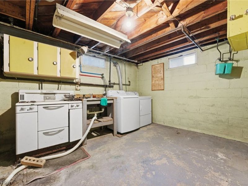 3411 Sweitzer Street NW, Uniontown, OH 44685 Photo 28