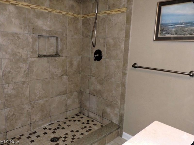 293 Beechwood Drive , Northfield, OH 44067 Photo 11