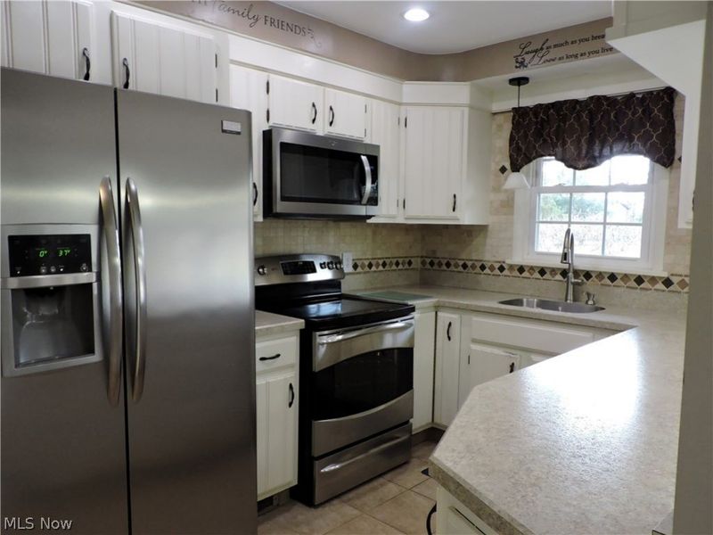 293 Beechwood Drive , Northfield, OH 44067 Photo 3