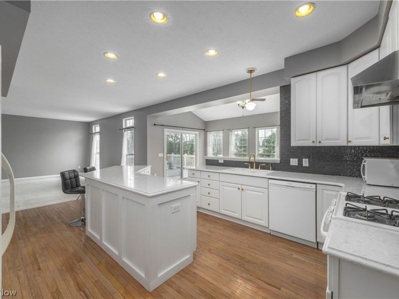 4512 Belmont Drive , Avon, OH 44011 Photo 6