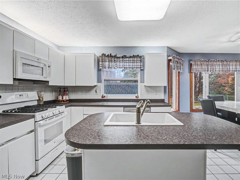 39315 King Edward Court , Willoughby, OH 44094 Photo 18