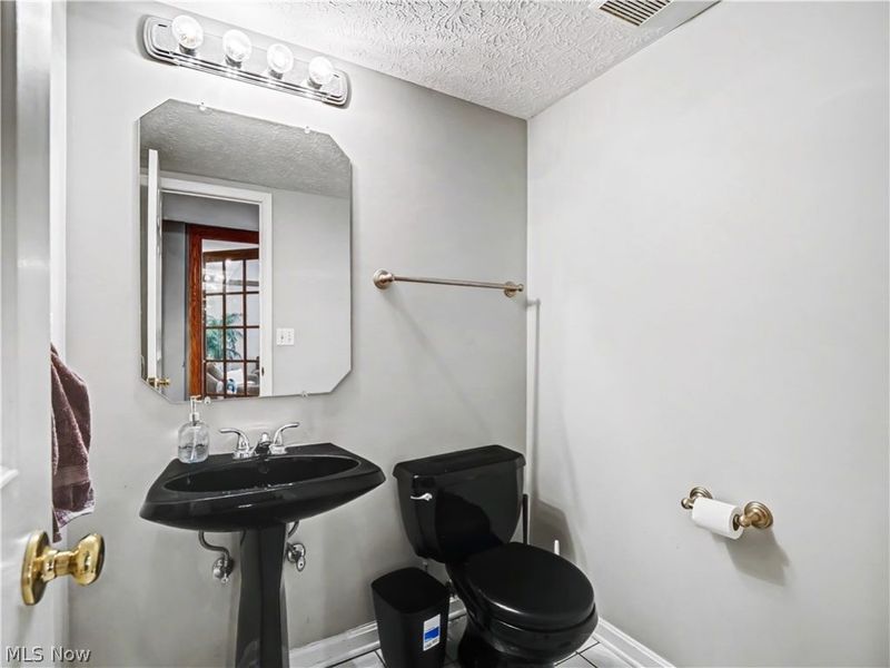 39315 King Edward Court , Willoughby, OH 44094 Photo 24