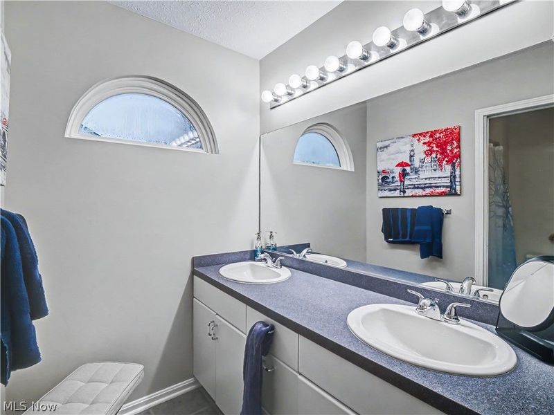 39315 King Edward Court , Willoughby, OH 44094 Photo 32