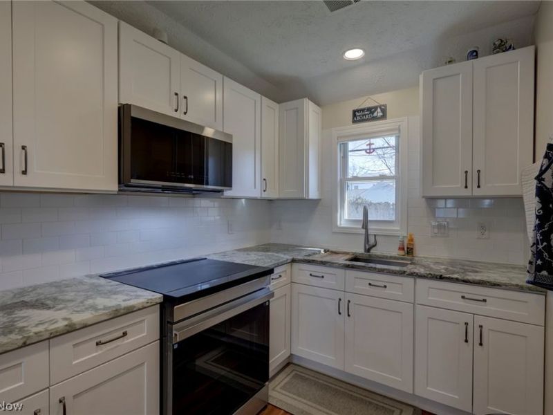 189 Harcourt Road , Vermilion, OH 44089 Photo 11