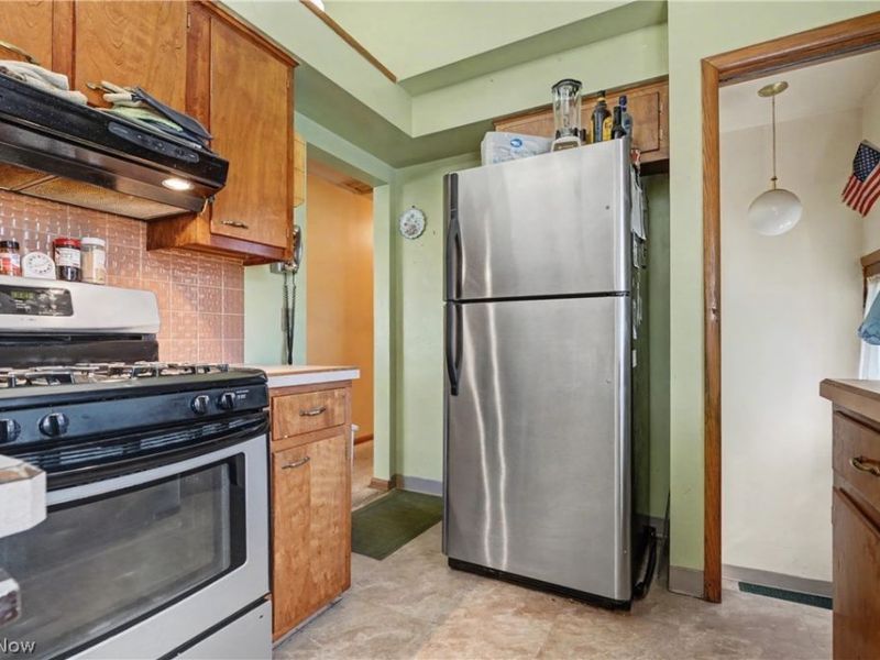 473 Leeds Street , Akron, OH 44305 Photo 18