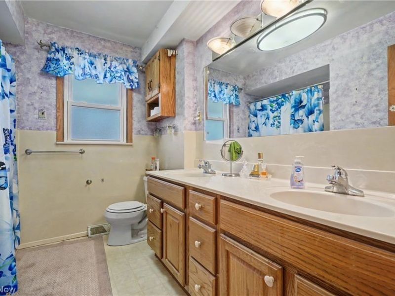 473 Leeds Street , Akron, OH 44305 Photo 27