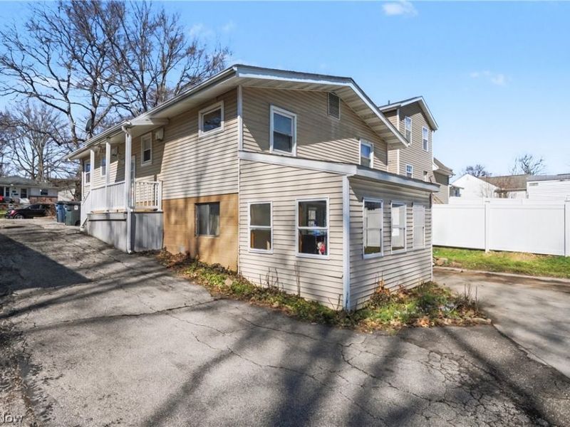 473 Leeds Street , Akron, OH 44305 Photo 5