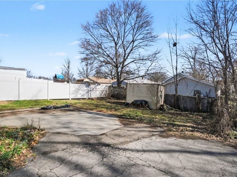 473 Leeds Street , Akron, OH 44305 Photo 8