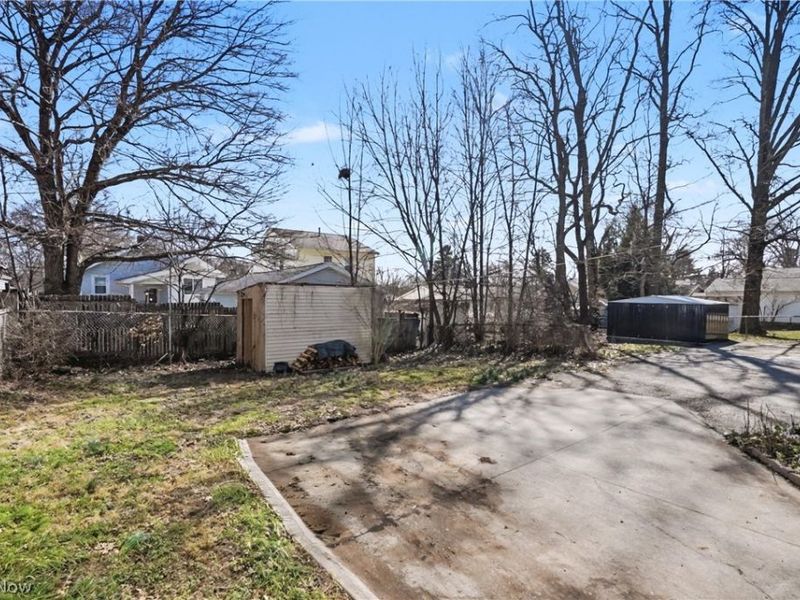 473 Leeds Street , Akron, OH 44305 Photo 9