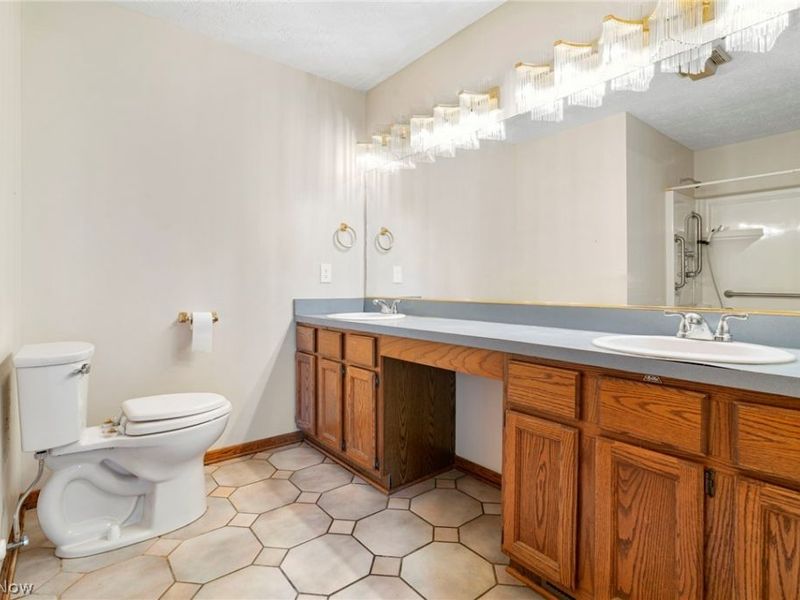 5913 Fulton Drive NW, Canton, OH 44718 Photo 18