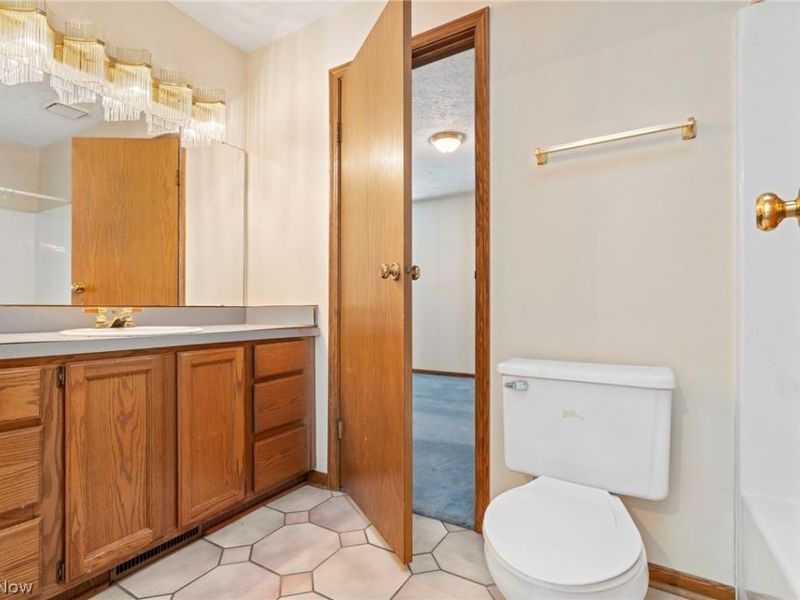 5913 Fulton Drive NW, Canton, OH 44718 Photo 21