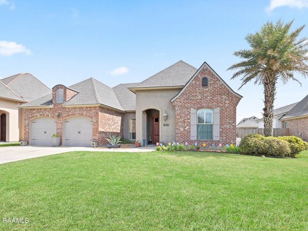 301 Harvest Lane , New Iberia, LA 70563