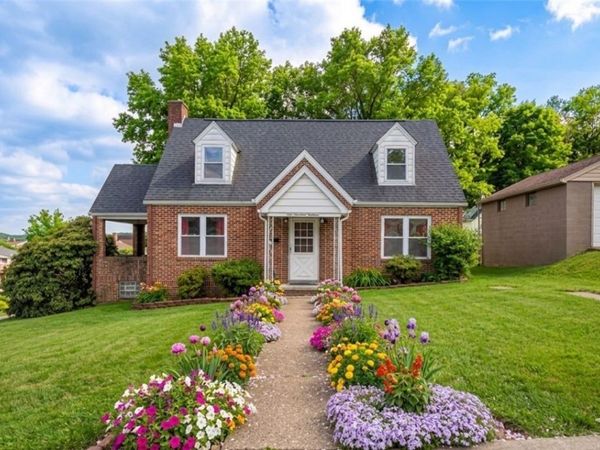 114 S 8th St, Youngwood, PA 15697