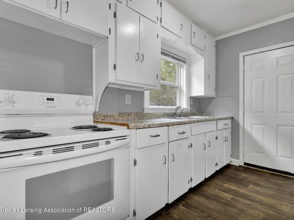 1522 Bailey Street, Lansing, MI 48910